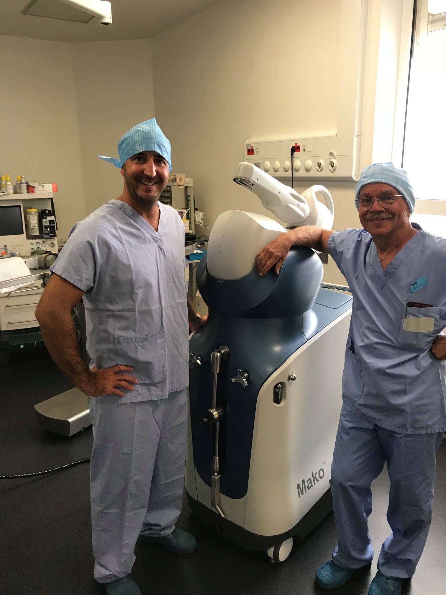 Première prothèse partielle de genou assistée par robot MAKO® en France — 3 septembre 2018, Clinique Tivoli Bordeaux
